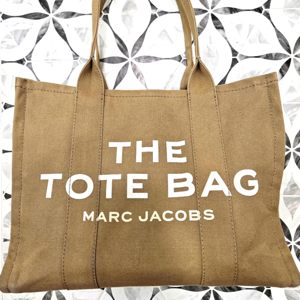 Marc Jacobs The Tote Bag